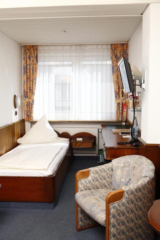 Hotel Rokokohaus Erlangen Buitenkant foto